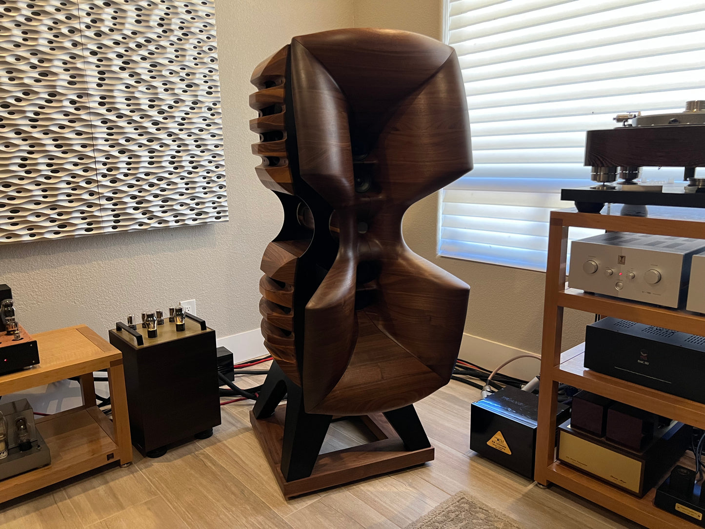 Nighthawk Speaker System No.1636