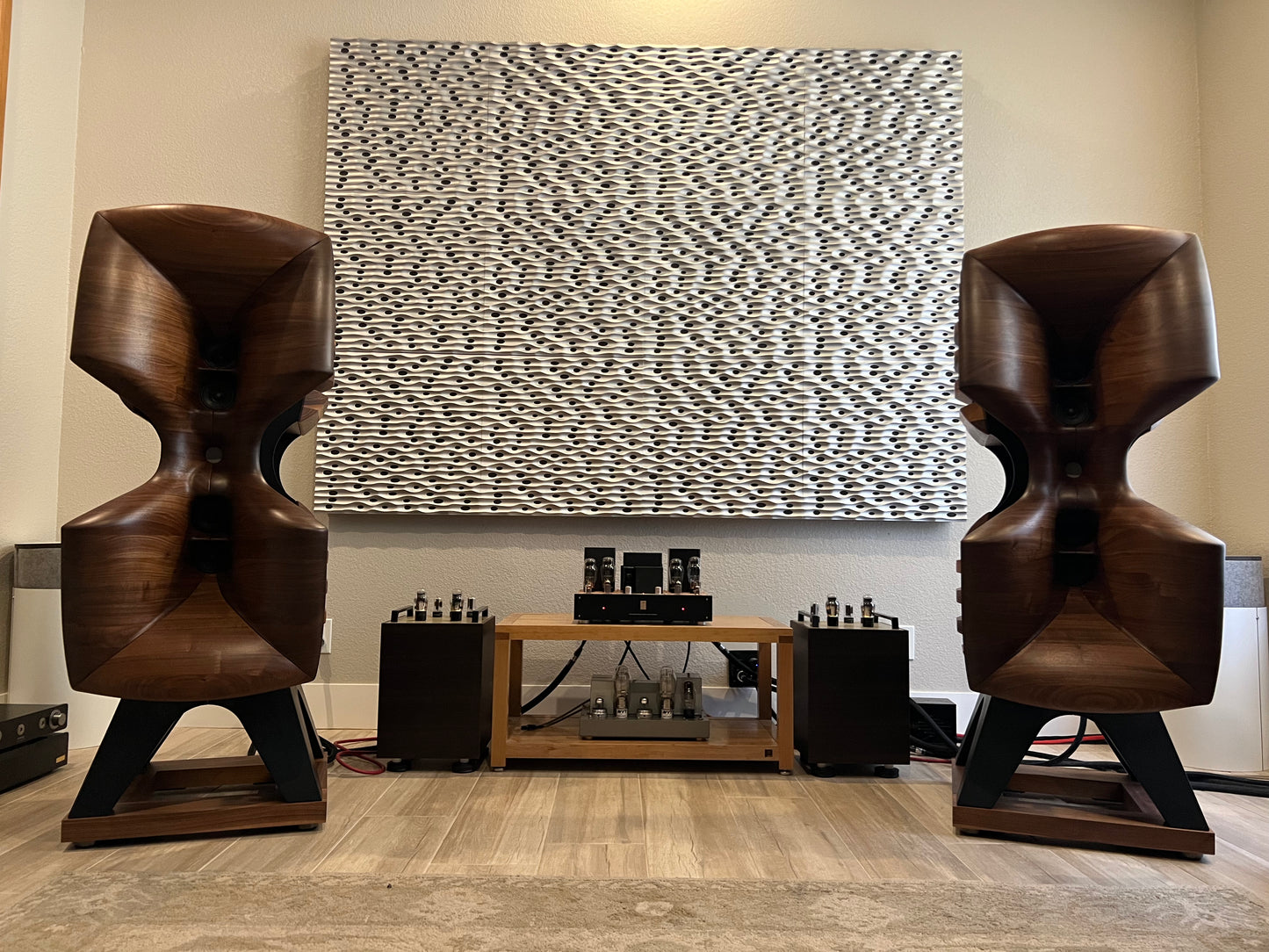 Nighthawk Speaker System No.1636
