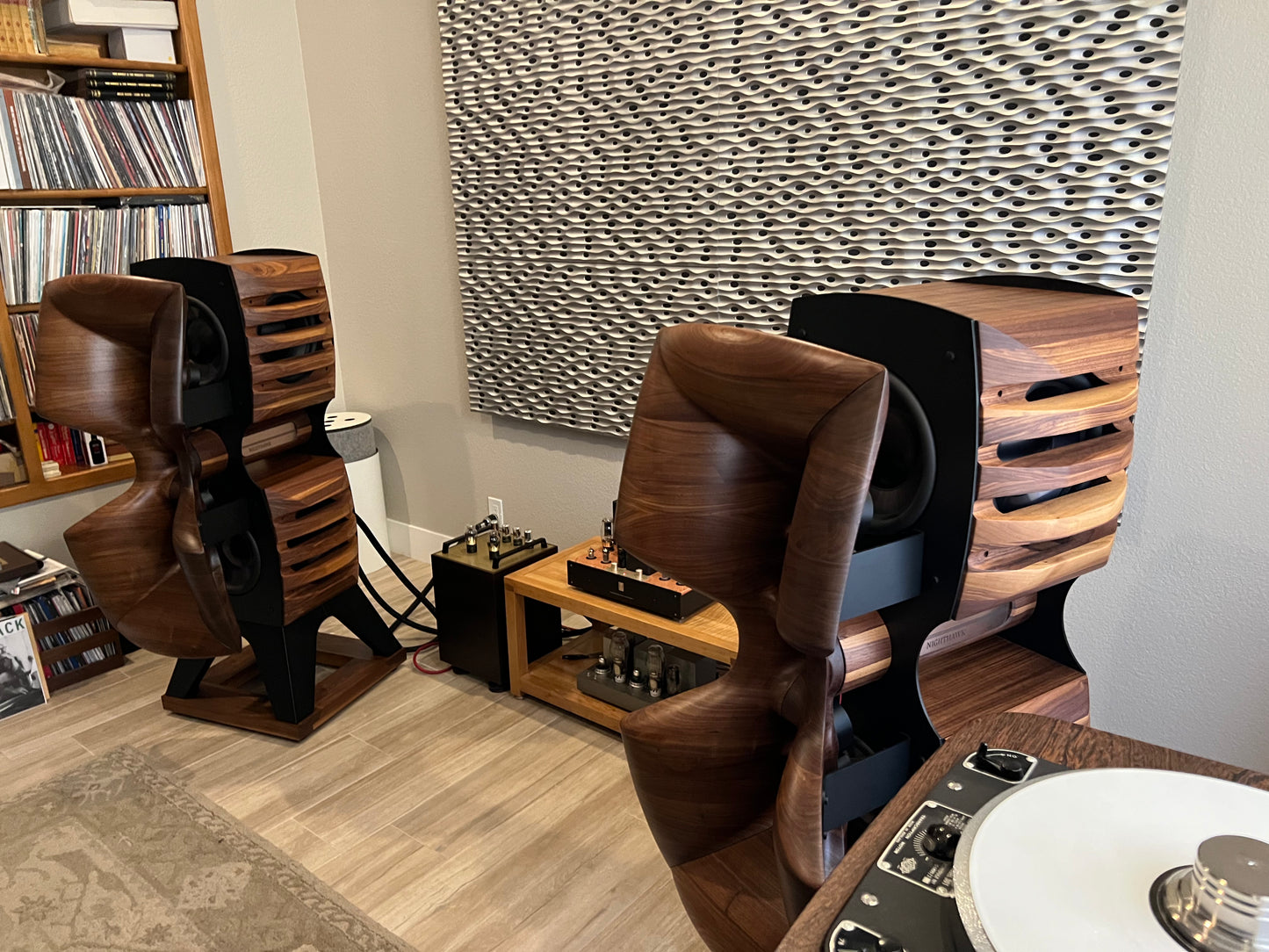 Nighthawk Speaker System No.1636